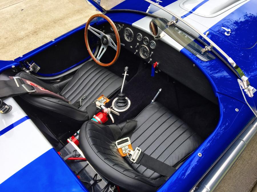 Интерьер Shelby Cobra by Kirkham (KMP 174) 2002 года  (фото 83 из 151)